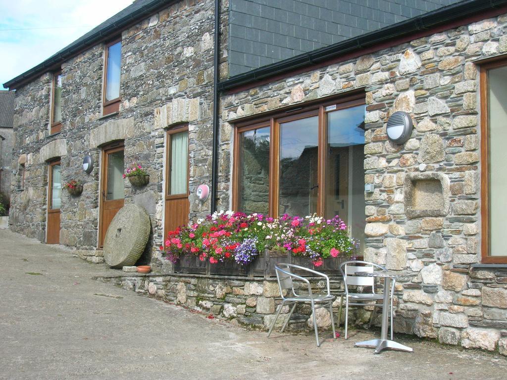 Polhilsa Farm Bed and Breakfast Callington Eksteriør billede